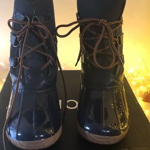 NWT Jacobies duck shoes size 8 Blue